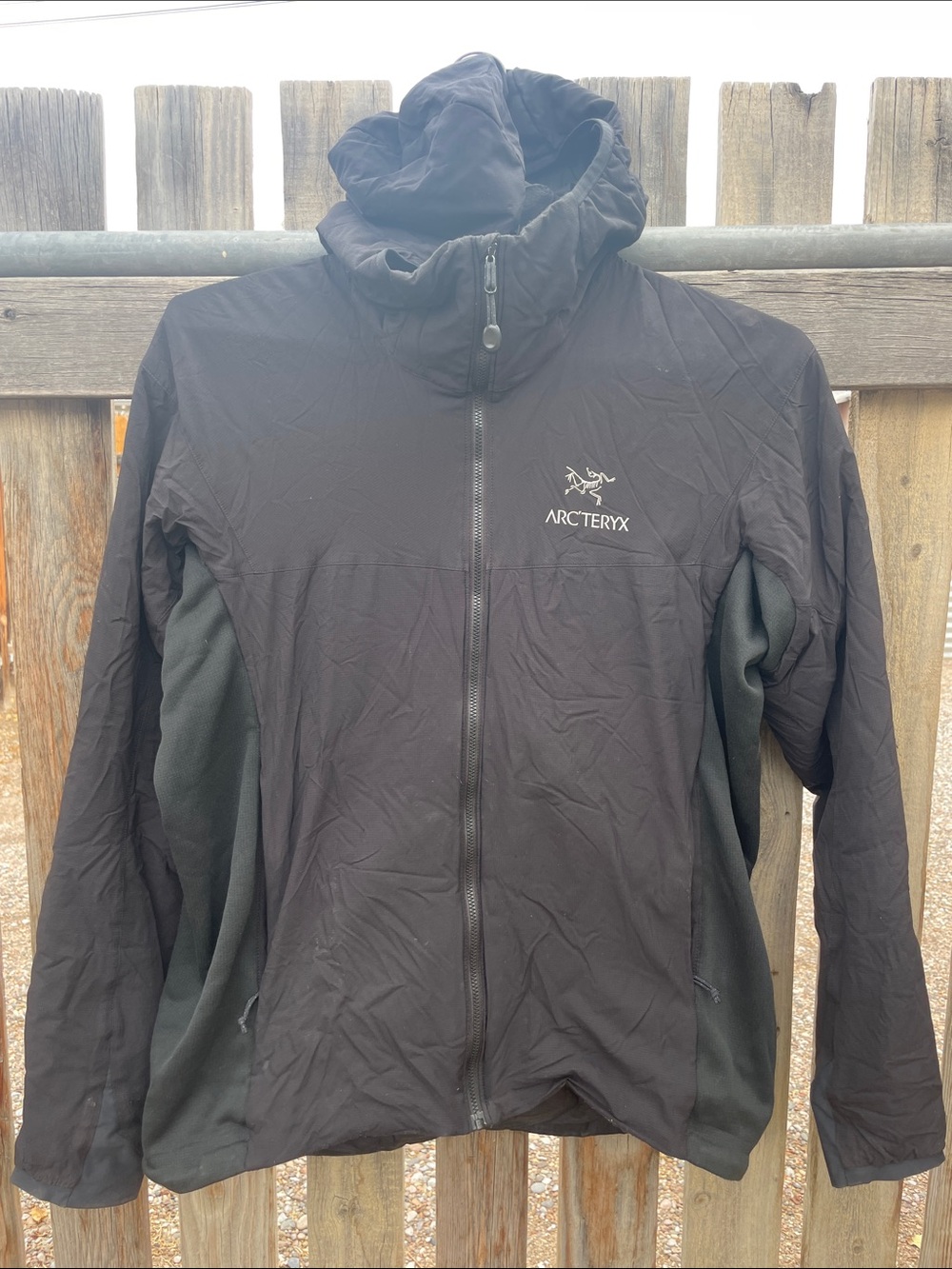 Arc'teryx Men's Atom LT Black Hooded Jacket Medium